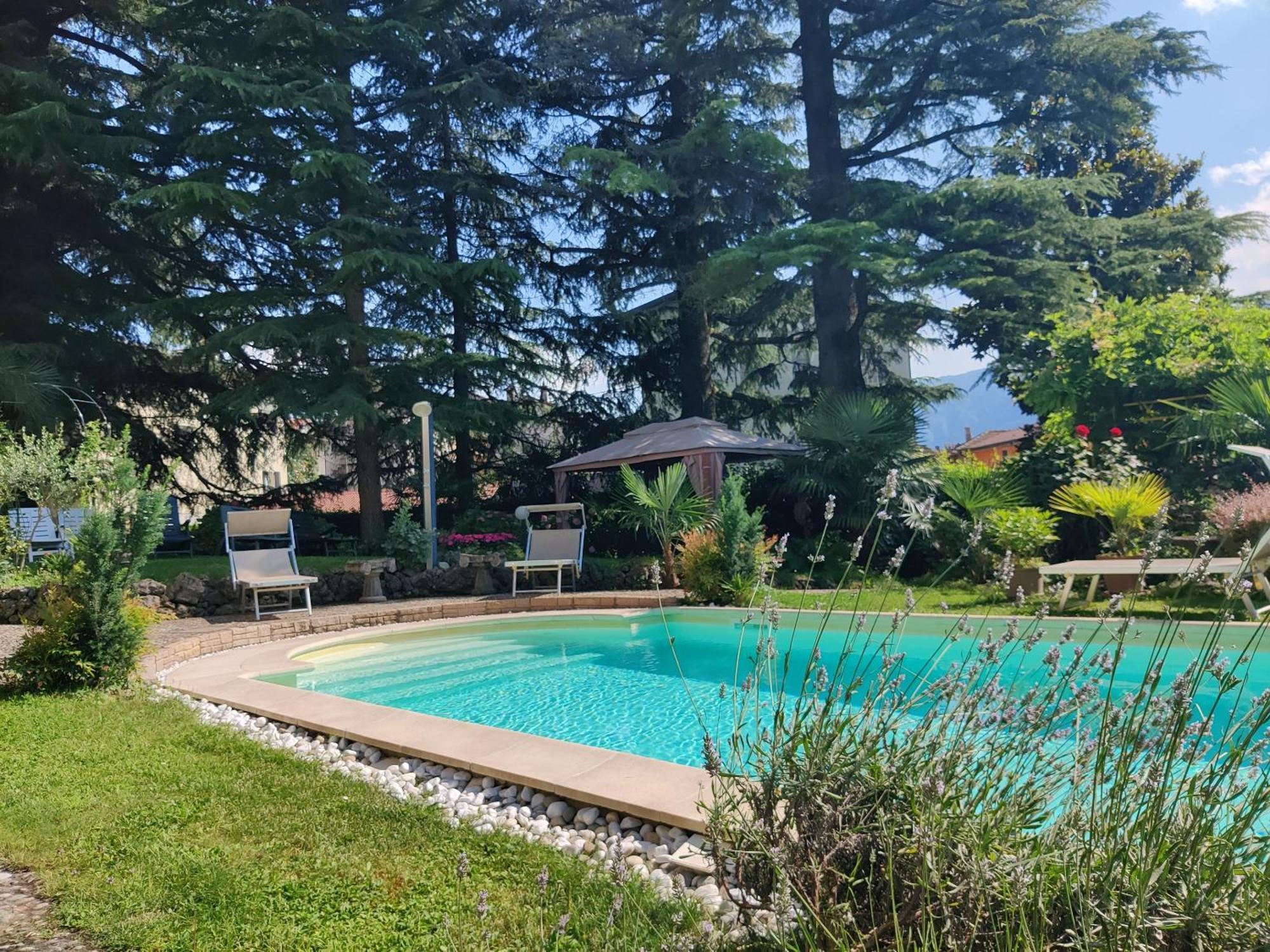 Villa Laura Lierna Camera foto