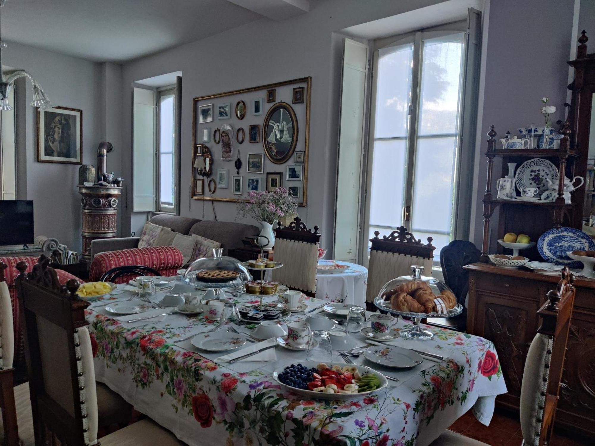Villa Laura Lierna Camera foto